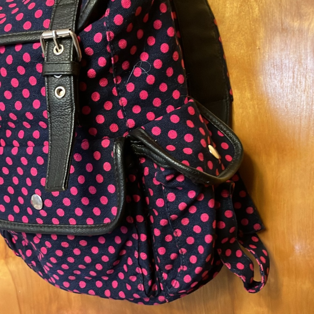 CANDIES. NAVY & PINK BACKPACK. POCKETS ON SIDE. VERY CLEAN. GOOD FOR TRAVEL. EUC - Picture 3 of 14